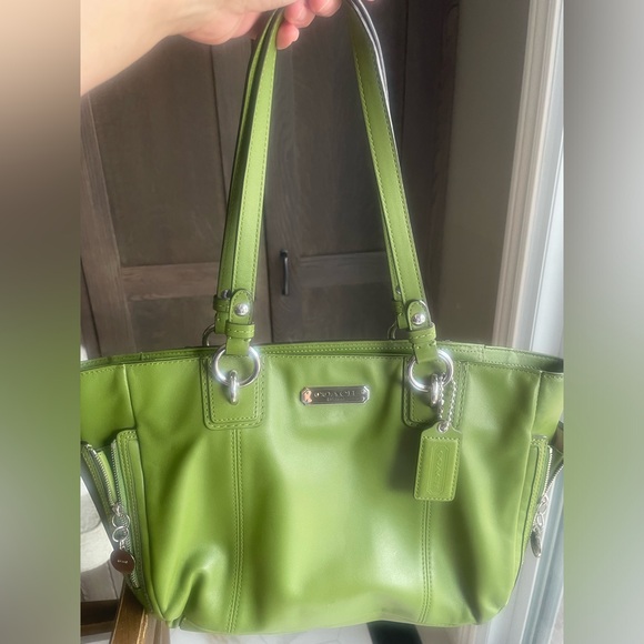 Sold -Green Coach leather purse - Picture 1 of 5